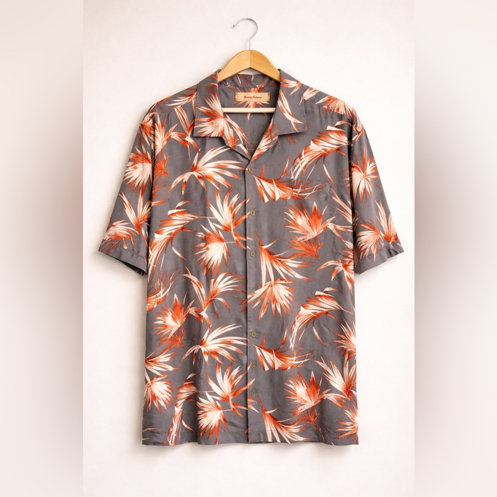 Tommy Bahama 100% Silk Printed Short Sleeve Shirt